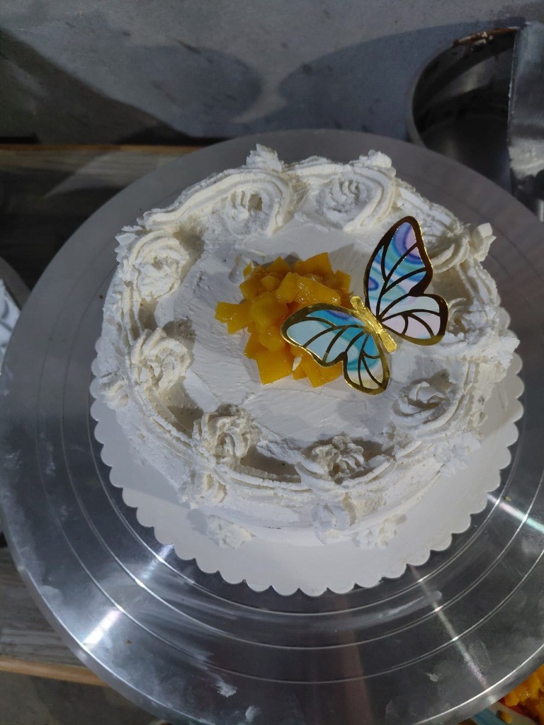 Torta Tropical de Mango & Mariposa